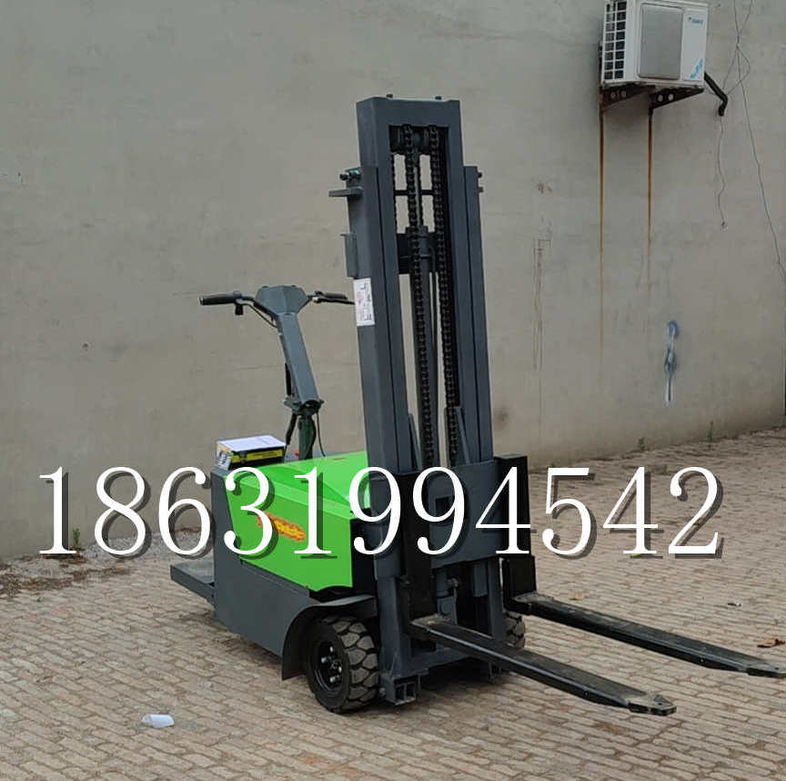 龙城区优程全电动叉车插腿式堆高车液压装卸车1.5吨升高小型站驾式铲车